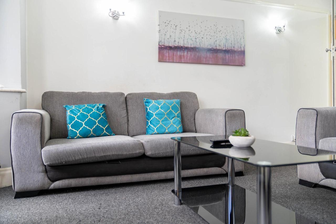 5 Bedroom House - 11 Guests - Garden - Wifi - Smart Tv - Top Rated - Large Driveway 4 Multiple Vehicles - Perfect For Contractors Birmingham Exterior foto